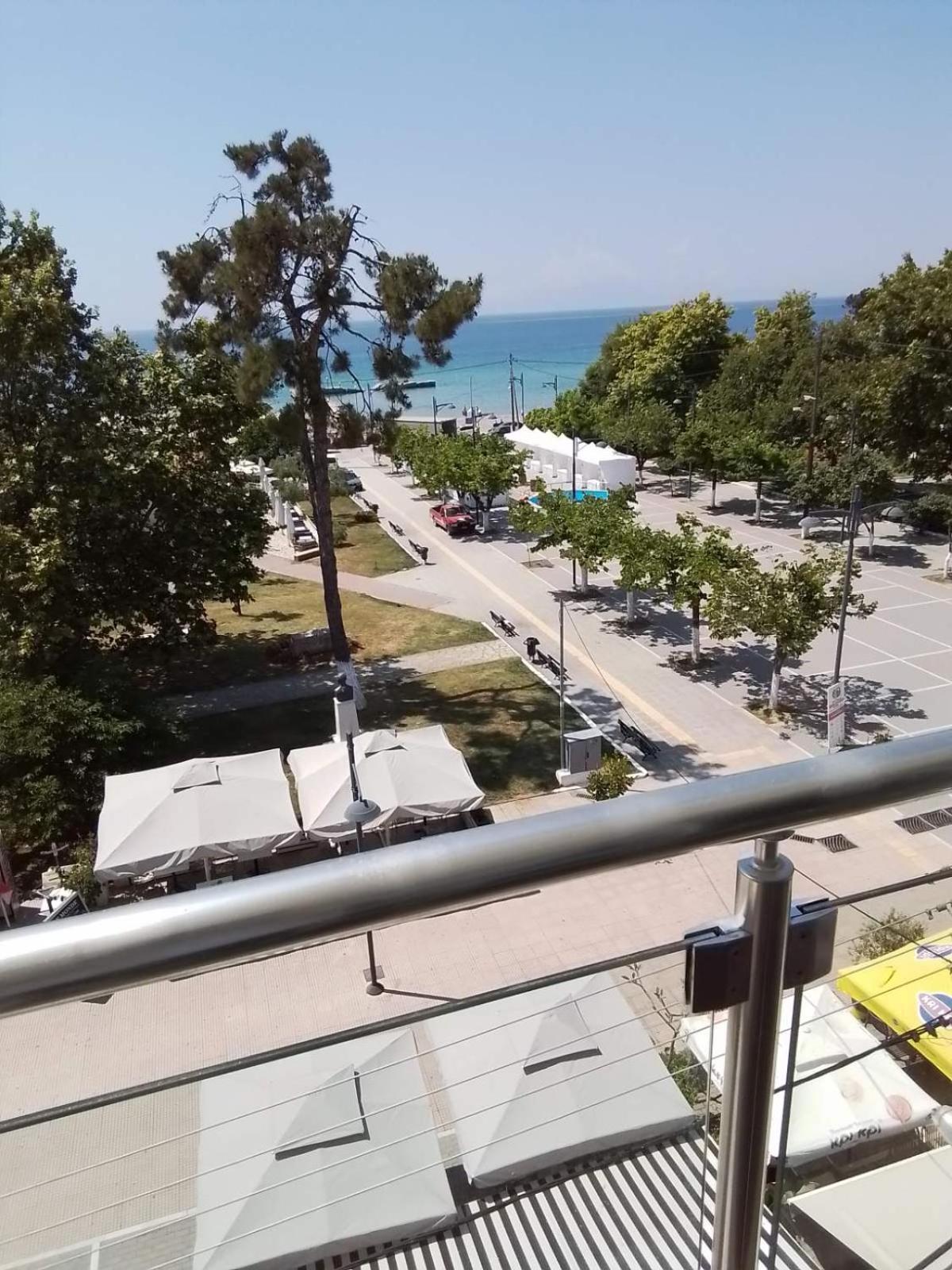 Le Monde Seaview Suites Nea Kallikrateia Екстер'єр фото