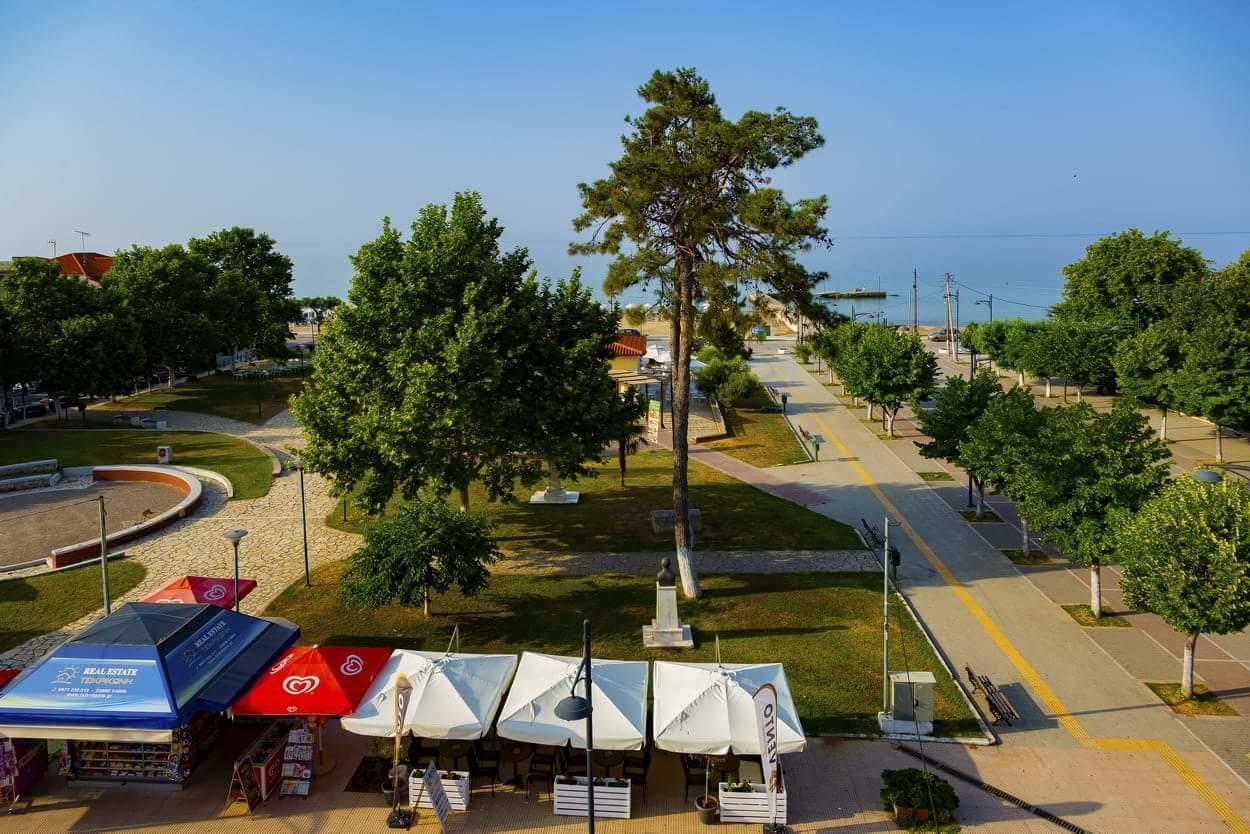 Le Monde Seaview Suites Nea Kallikrateia Екстер'єр фото